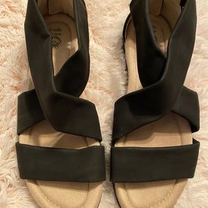 Earth Spirit Memory Foam Black Sandals